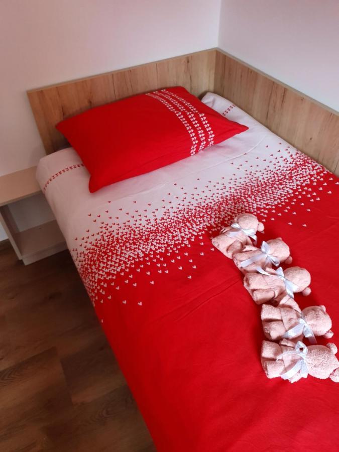 - Kekec Apartment *