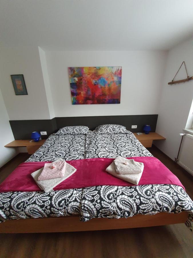 - Kekec Apartment *